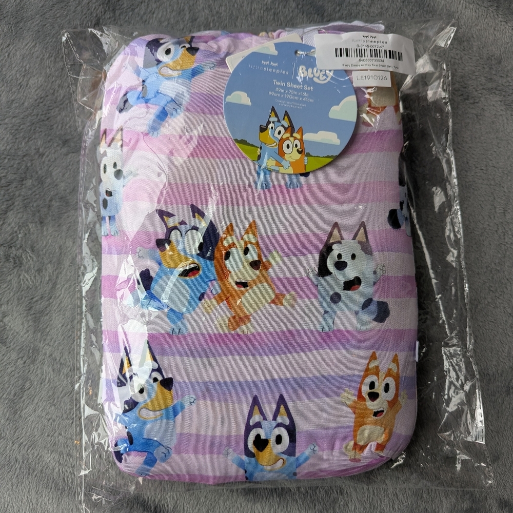 Little Sleepies bluey dance all day twin sheet set pink